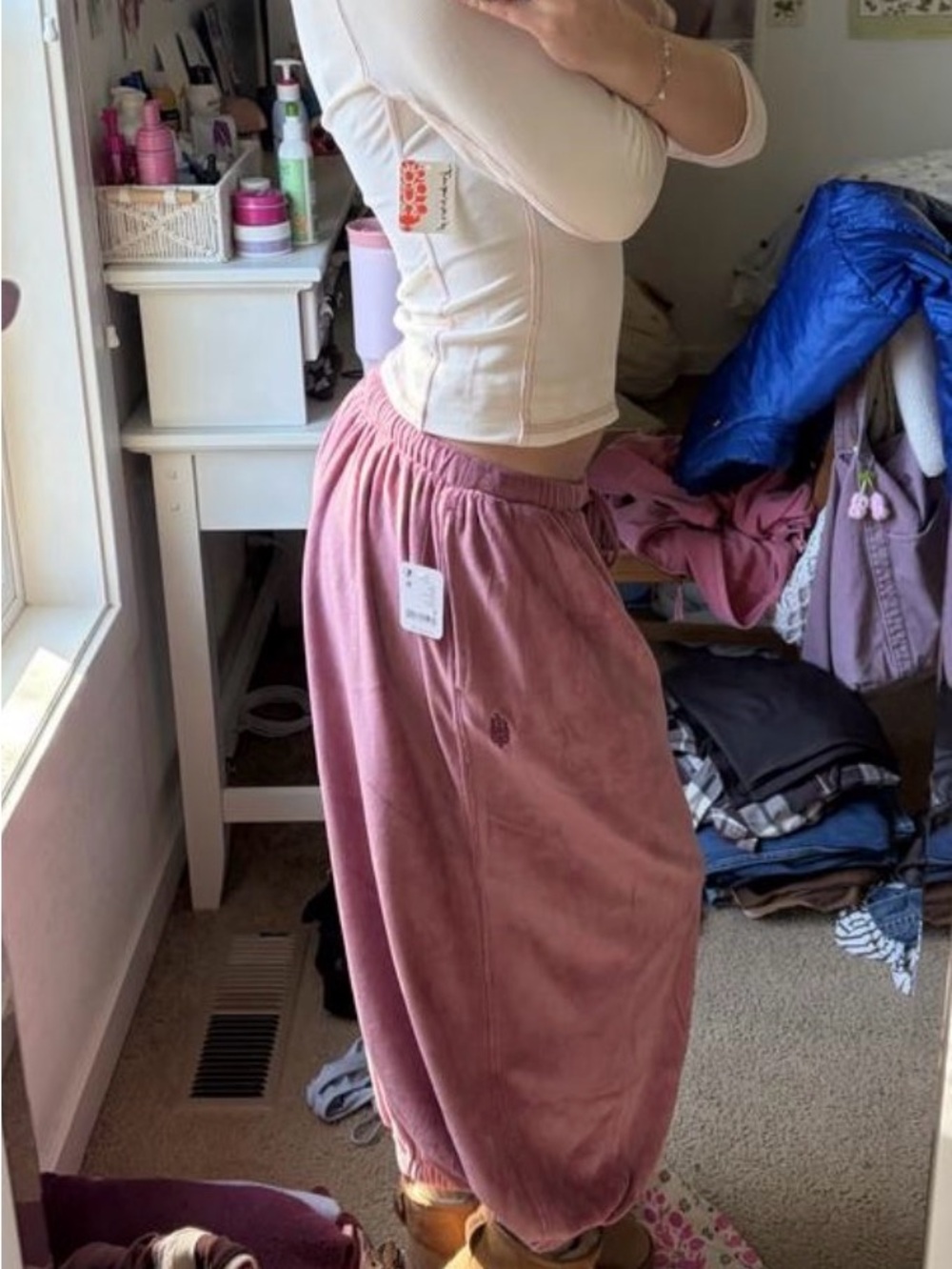 FP Movement Velour Pants. FP Movement Momentum pants in velour! Activewear gym - Picture 7 of 11